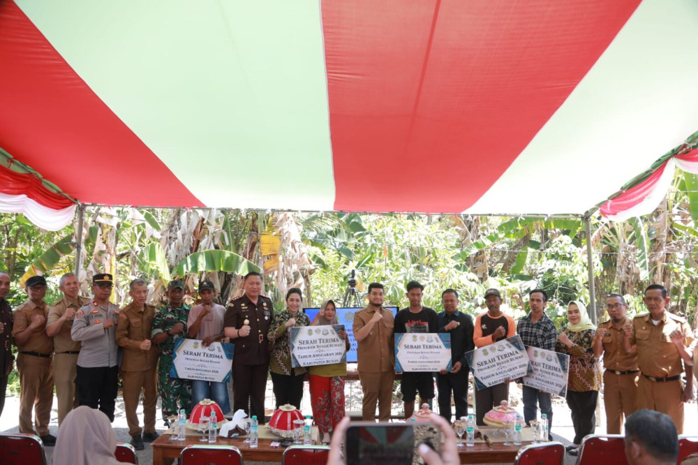 Peringati Hari Lahir Kejaksaan ke-81, Kejari dan Pemkab Buton Launching Program Bedah Rumah