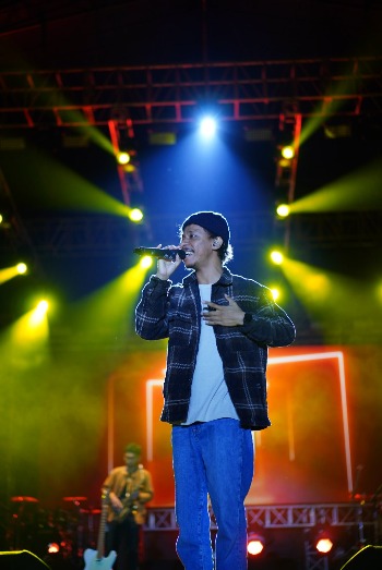 Raim Laode Raih Penghargaan Penyanyi Paling Socmed di SCTV Music Awards 2026, Persembahkan untuk Orang Tua dan Keluarga