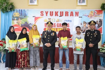 Polres Buton Salurkan Beras SPHP untuk Warga, Wujud Kepedulian di Hari Bhayangkara ke-80