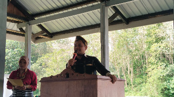 Wakil Bupati Buton Syarifudin Saafa, S.T., menghadiri acara tradisi tahunan Pesta Panen Desa Wining yang diselenggarakan di Baruga Desa Wining, Kecamatan Pasarwajo, Minggu siang (28/6/2026) tepat pukul 12.30 WITA. (Foto: La Ampi - Takawa ID)