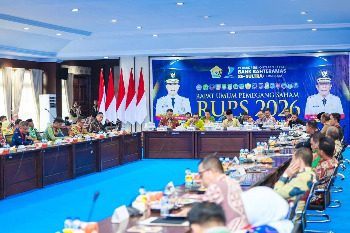 Wakili Bupati Buton, Syarifudin Saafa Hadiri RUPS PT BPR Bahteramas se-Sultra Tahun Buku 2025