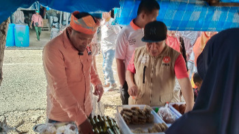 Semarak Milad ke-24, DPD PKS Buton Gelar Aksi Borong Dagangan di Pasar Sabho dan Kaloko