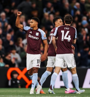 Pesta Gol di Villa Park, Aston Villa Bekuk Liverpool 4-2
