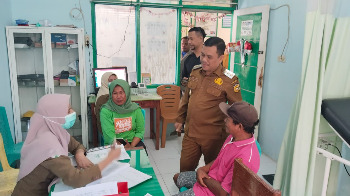 Sidak ke Puskesmas Kapontori, Wabup Syarifudin Saafa Minta Maksimalkan Pelayanan dan Fasilitas yang Ada