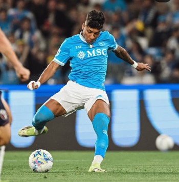Napoli Tumbang 2-3 dari Bologna di Kandang, Asa Amankan Tiket UCL Kian Sulit