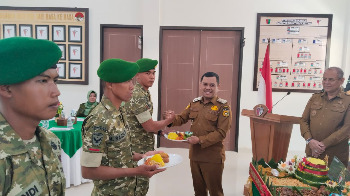 Wakil Bupati Buton Hadiri HUT ke-1 Yonif TP 823/Raja Wakaaka, Teguhkan Sinergi TNI dan Pemerintah Daerah