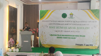 Wabup Syarifudin Saafa Hadiri Penamatan SD IT Rumah Anak Sholeh, Komitmen Dukung Pendidikan Religius