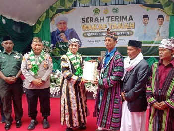 Buya Yahya Terima Penyerahan Tanah Hibah, Pesantren Segera Dibangun di Desa Kabawakole