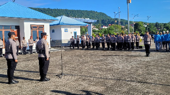 Wakil Bupati Buton Syarifudin Saafa, S.T., menghadiri kegiatan Apel Akbar Kebangsaan Buruh Indonesia yang diselenggarakan di Pelabuhan Banabungi, Kecamatan Pasarwajo, Kabupaten Buton, Sulawesi Tenggara, Selasa pagi (28/04/2026) (Foto: La Ampi - TakawaID)